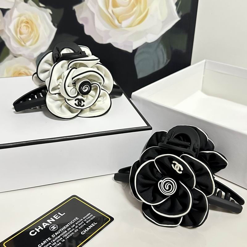 Chanel Hair grab clip hh55